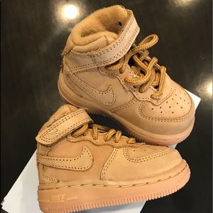 Baby Nike Tan Force 1 Size 3c